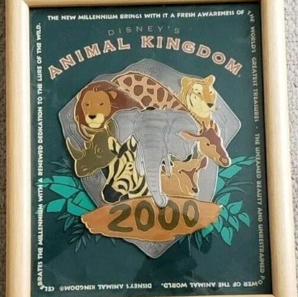 Disney ANIMAL KINGDOM 2000 Animal Heads Framed 9 Pin Set Display LE 700 - Picture 1 of 3